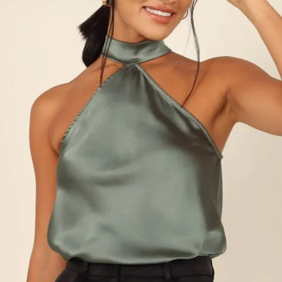 Halter Top LIKE NEW - Picture 1 of 7